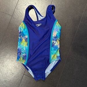Speedo One-Piece Swimsuit size 6
